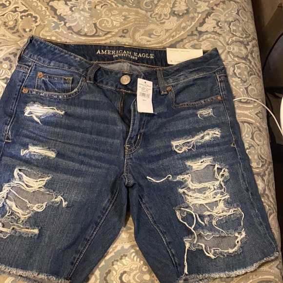 AE distressed shorts size 4 - Picture 2 of 2